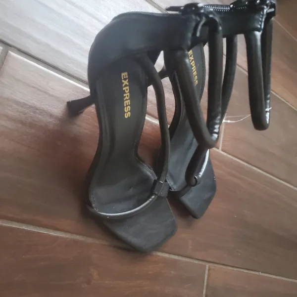 Express 2 inches strappy heels in size 7 in black new - Image 2