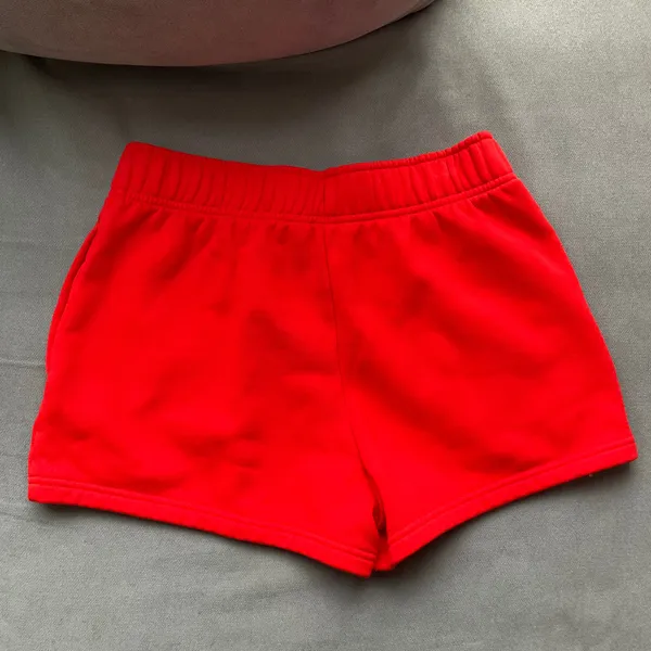Alo Yoga Accolade Short Bright Red XS - Image 6