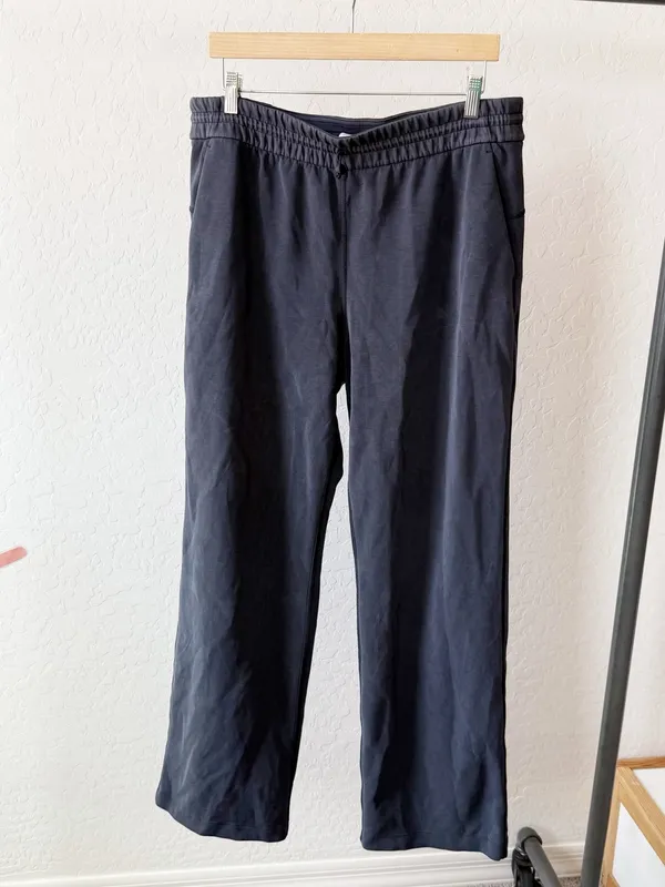 Lululemon black Softstreme high rise straight leg athletic pants - Image 4