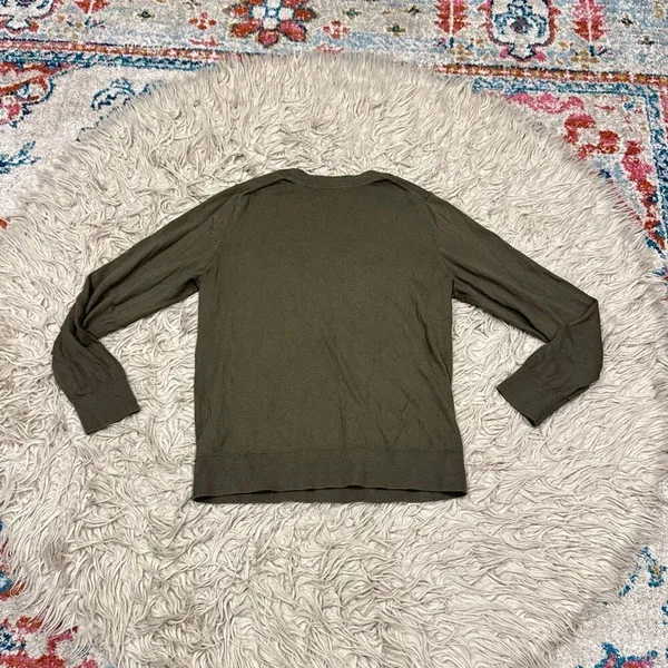 Quince v neck sweater size large - Image 5