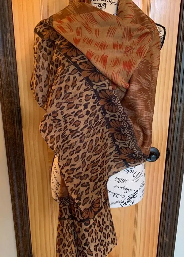 Large leopard printed scarf/wrap Brown - Image 4