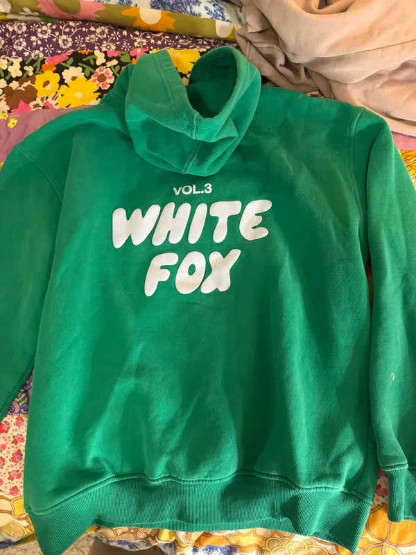 White fox sweatshirt  - Image 2