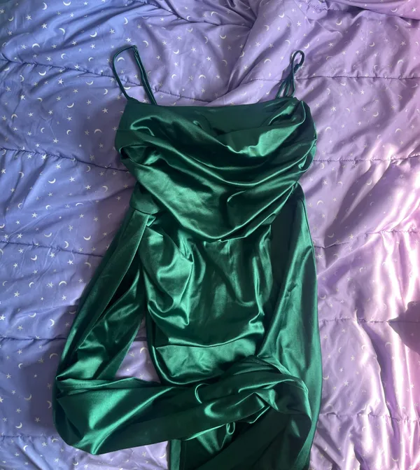 Green Dress Macy's Prom Emerald - Image 3