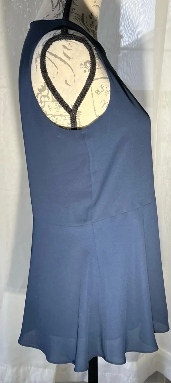 Uniqlo women’s top small  - Image 2