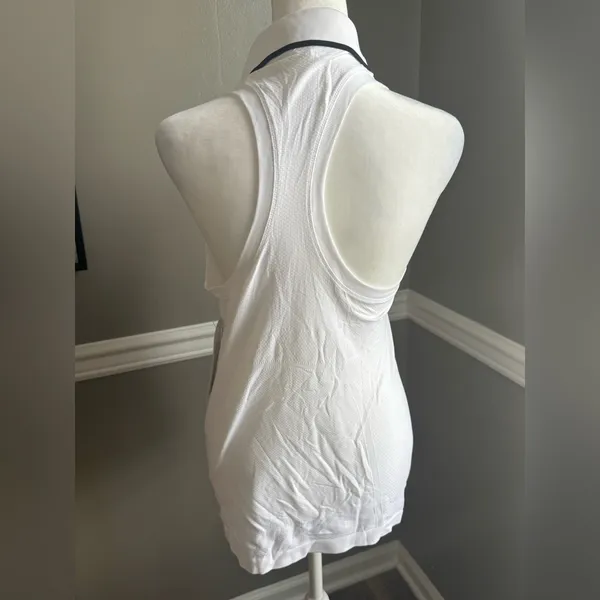 NWT ATHLETA Momentum Polo Tank top 1/4 Zip Neck White size‎ Small - Image 6
