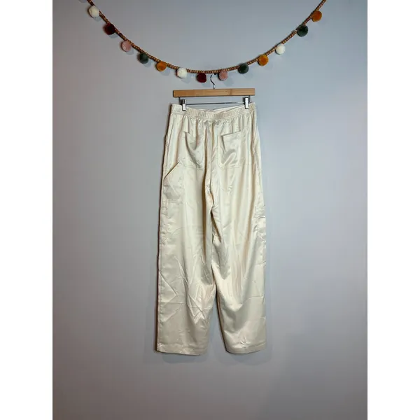 Calia cream satiny cargo pants Size M - Image 3