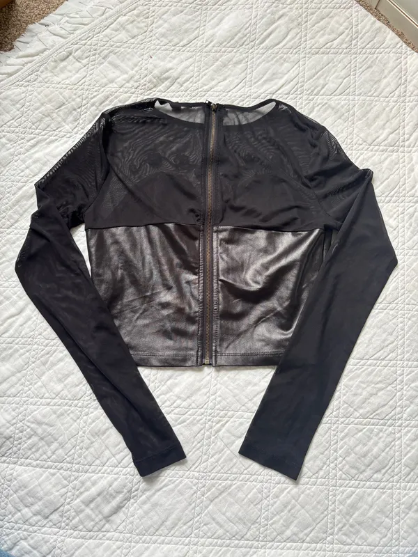 Iris Mesh Lace Black Long Sleeve - Image 4