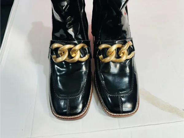 Steve Madden Black Patent Leather Ankle Boots with Gold Chain - Image 4