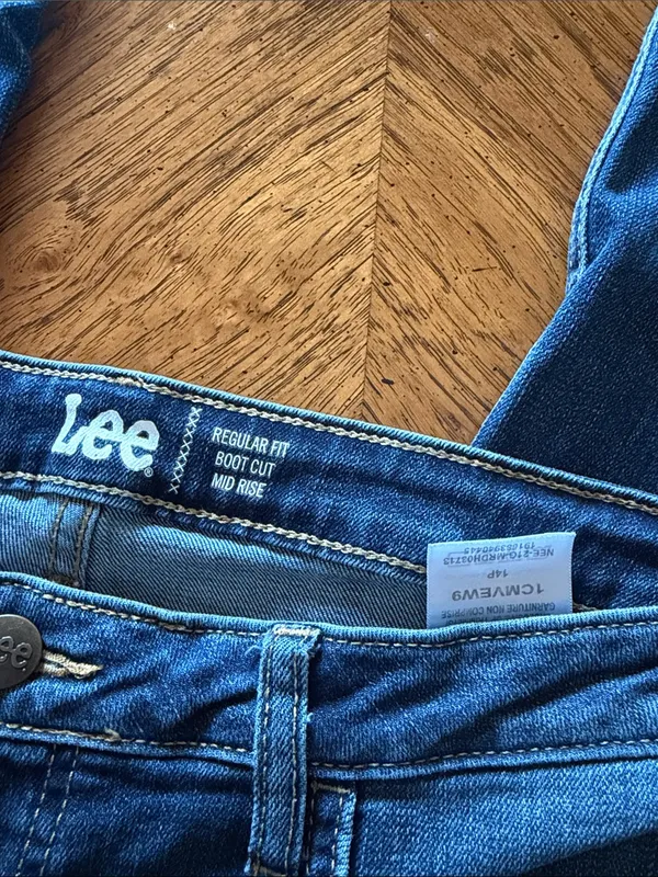 Lee Regular Bootcut Mid Rise Jeans - Image 2