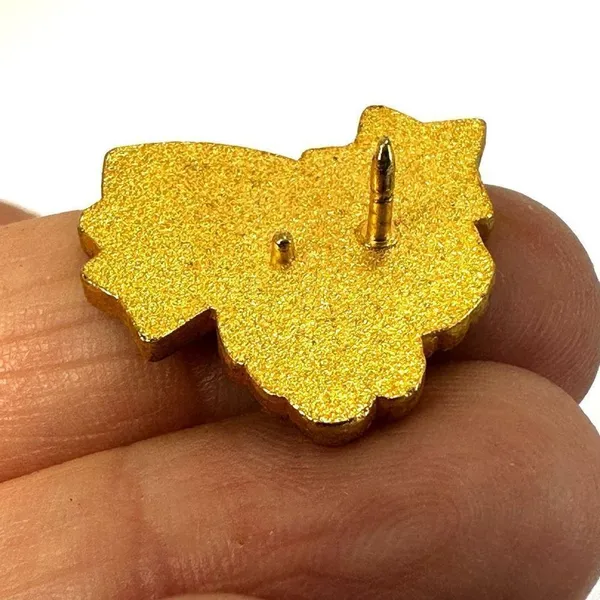 Gold tone angel pin - Image 4