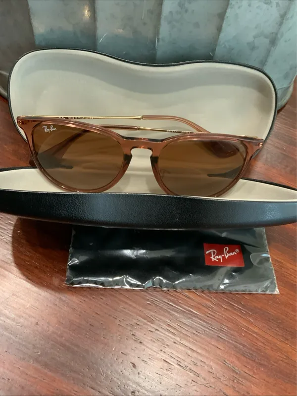 Authentic Ray-Ban sunglasses featRay-Ban Sunglasses with Case and Cleaning Cloth - Image 16