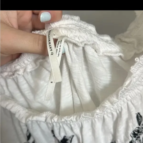 Anthropologie Embroidered‎ Floral Top size S - Image 4