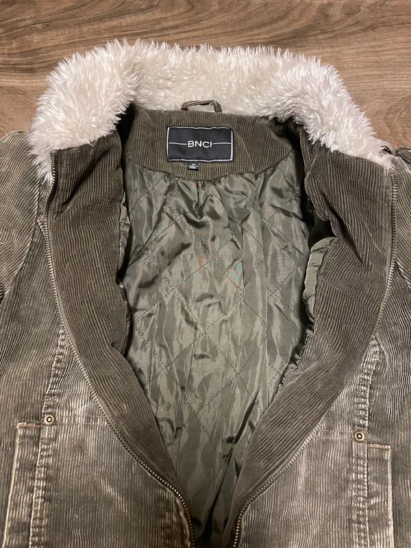 BNCI Olive Green Sherpa Collar Women's Corduroy Jacket Size Medium - Image 7