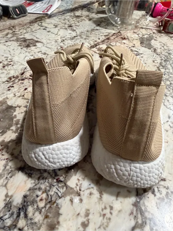 Women’s Tan & White Lightweight Knit 39 EUR 8.5 Shoes Sneakers W/ Stretch Heel - Image 4