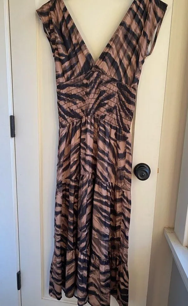 Felicite satin smocked tiger print dress size small. Vneck front and back. NWT - Image 2