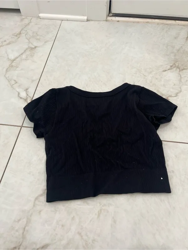 Garage Ribbed Short Sleeve Crop Top Size Medium - Image 3