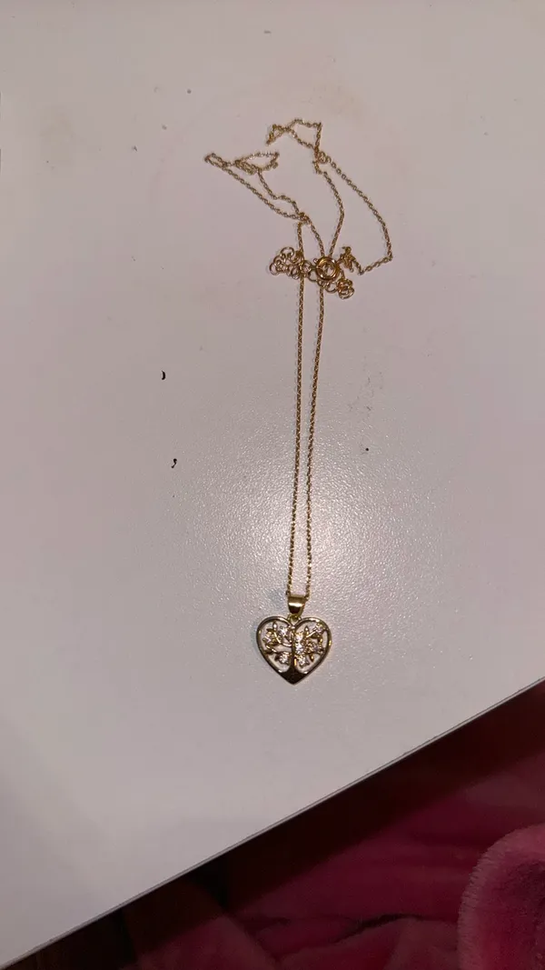 Gold Heart Boutique Necklace - Image 2