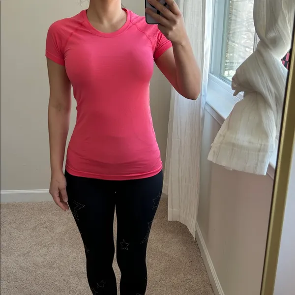 Lululemon top. S - Image 8