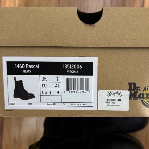 Dr. Martens 1460 Women’s Pascal Virginia Leather Lace Up Boots in Black - Image 8