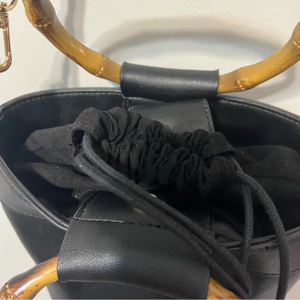 INC International Concepts Black Bucket Bag Style Purse - Image 5