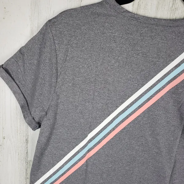 NWT Iris & Ink Gray Graphic Pocket Short Sleeve T-Shirt Women's Size Medium - Image 6