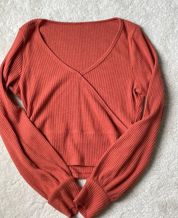 Hollister Sweater Shirt - Image 2
