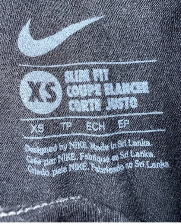 Nike Short Sleeve Graphic T-Shirt - Image 4