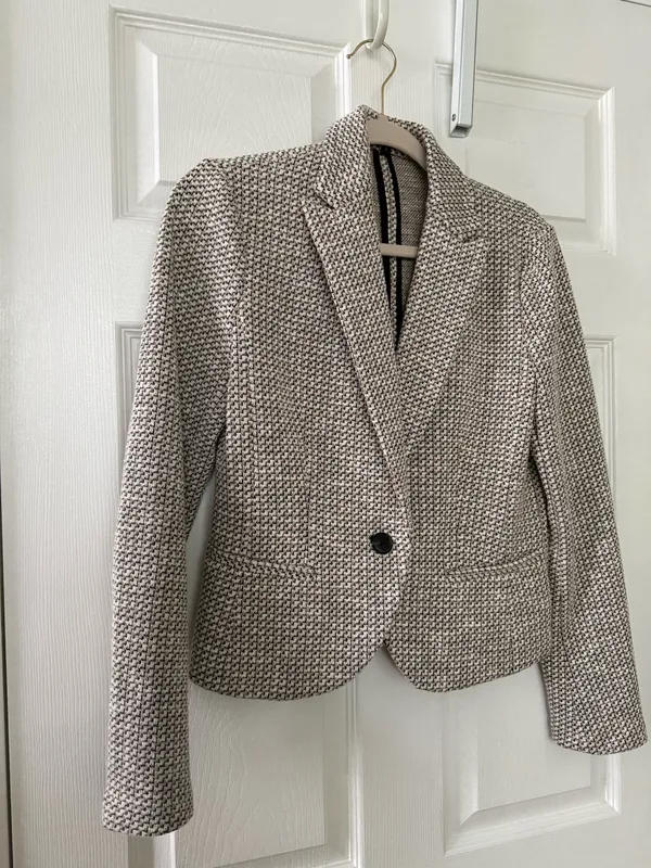 Amanda & Chelsea One-Button Blazer - Image 6
