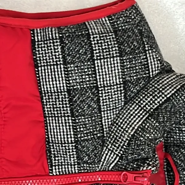Ruff Hewn Red Quilted Puffer Vest with Black Plaid Fleece Trim Size Small - Image 7