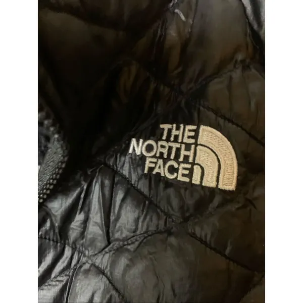 The North Face Thermoball quilted jacket black women's size small - Image 3