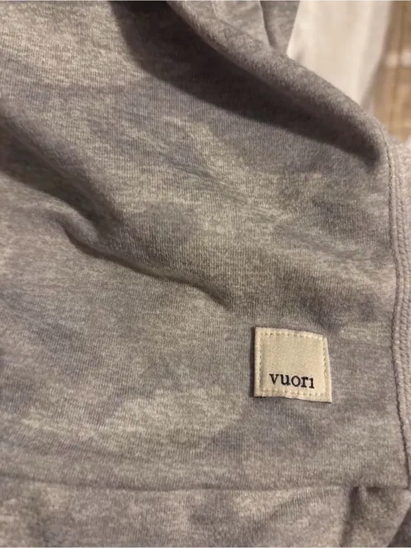 Vuori Halo Essential Pullover Hoodie Pale Heather Camo Medium EUC - Image 3