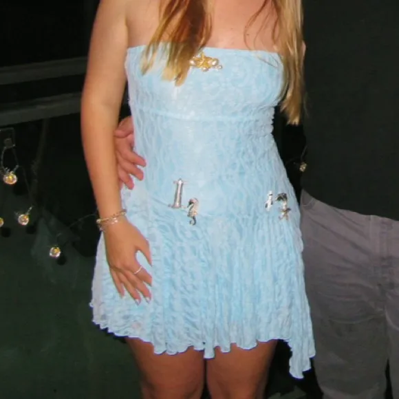 Edikted Elaia Asymmetric Strapless Lace Mini Dress - Image 3