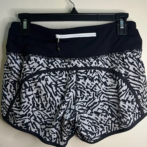 LULULEMON Run Times 4-Way Stretch Short 4" Black & White‎ Size 4 - Image 2