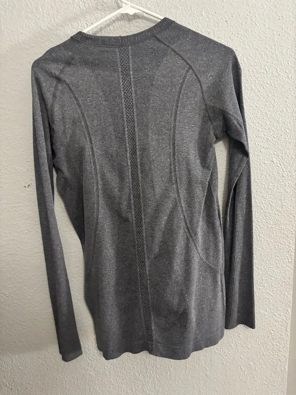 Lululemon Long Sleeve Top Grey - Image 2