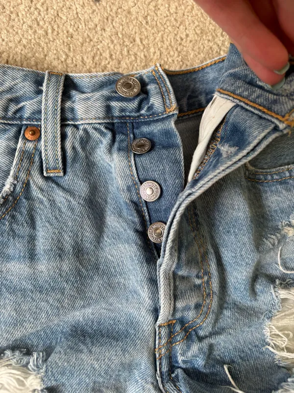 Levi’s Shorts 501 - Image 4