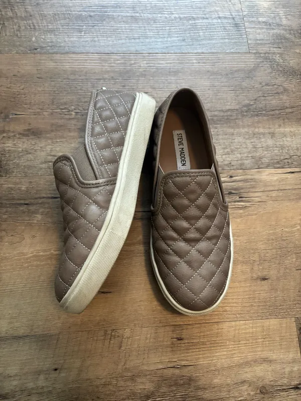 Steve Madden brownish slip ons - Image 3