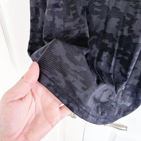 Lululemon Run For Days Short Sleeve Black Camo Mesh Running Shirt Sporty Chic - Image 3
