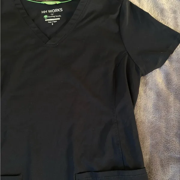 Healing Hands HH Works Black V-Neck 2 Pocket Scrub Top - Image 3