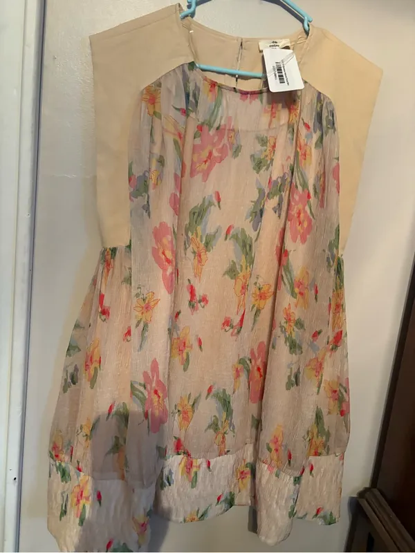 entro Cream Floral Mini Dress with Pink & Green Accents - Image 5