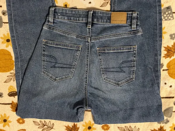 American Eagle mom jean  - Image 3