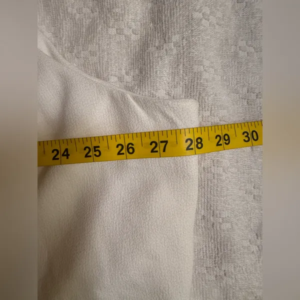 Jessica London white Textured Fabric - Image 4