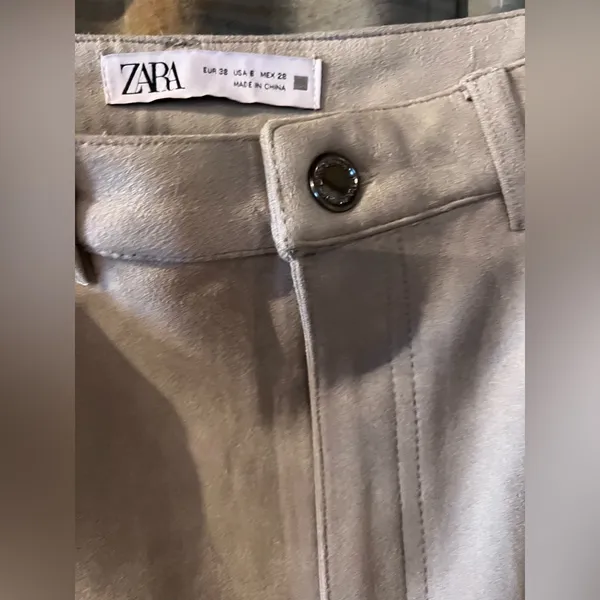 ZARA Faux Suede Pants Ankle Slit Flare Dove Gray Sz 6 Classic City Fall Neutral - Image 5