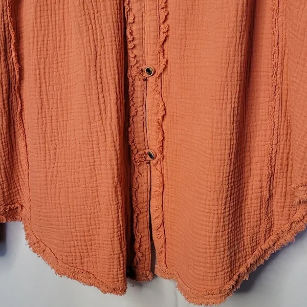 Free People We The Free Relaxed Perpetual button down orange raw hem shirt sz M - Image 5