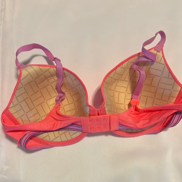 Victoria's Secret Pink and Purple Bra Molded Cup Intimates - Image 2