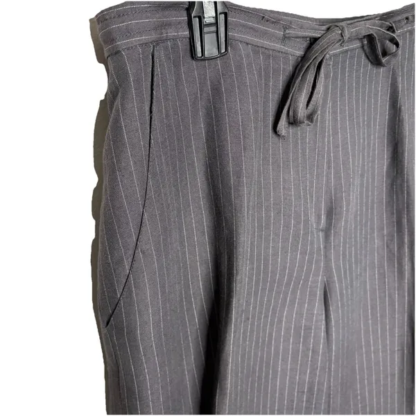 The Limited Pinstripe Drawstring Pull on  Linen Rayon Blend Pants Size Medium - Image 2