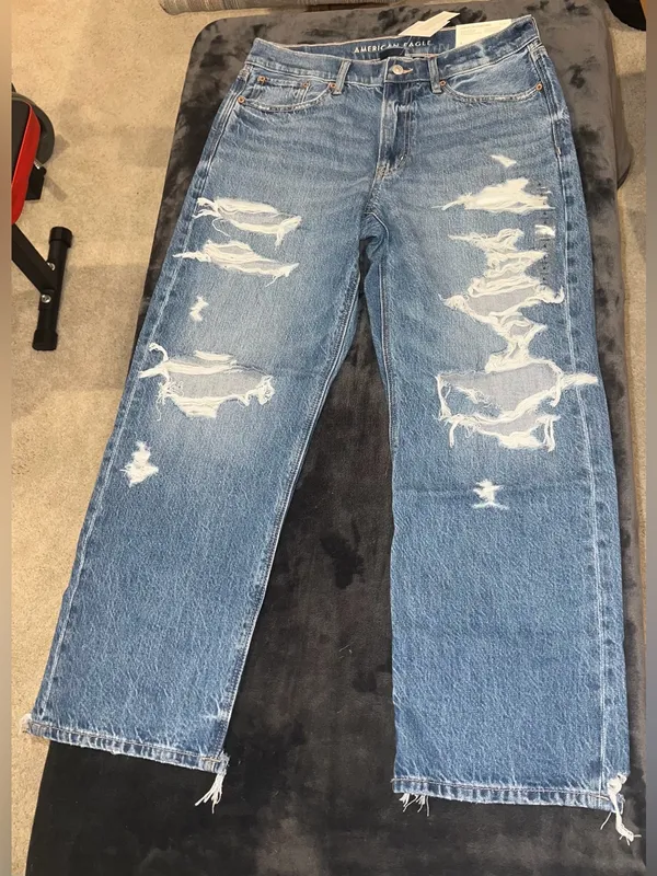 American Eagle Low Rise Ex Boyfriend Jean in Destroy Your Blues Size 6 Short NWT - Image 7