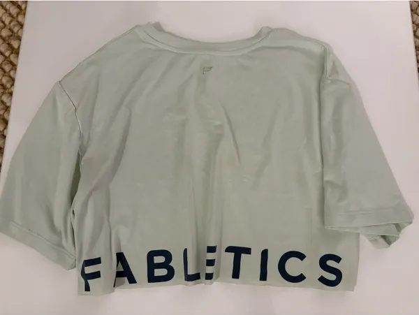 Fabletics Crop Top Workout - Image 2