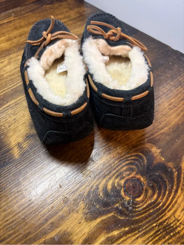UGG black Dakota Moccasin Slippers Women Size 8 - Image 6