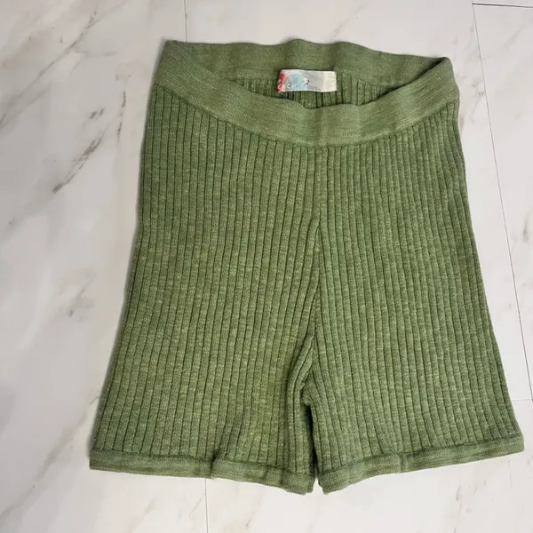 Free People Beach Green Knit pull on short size small - Image 3