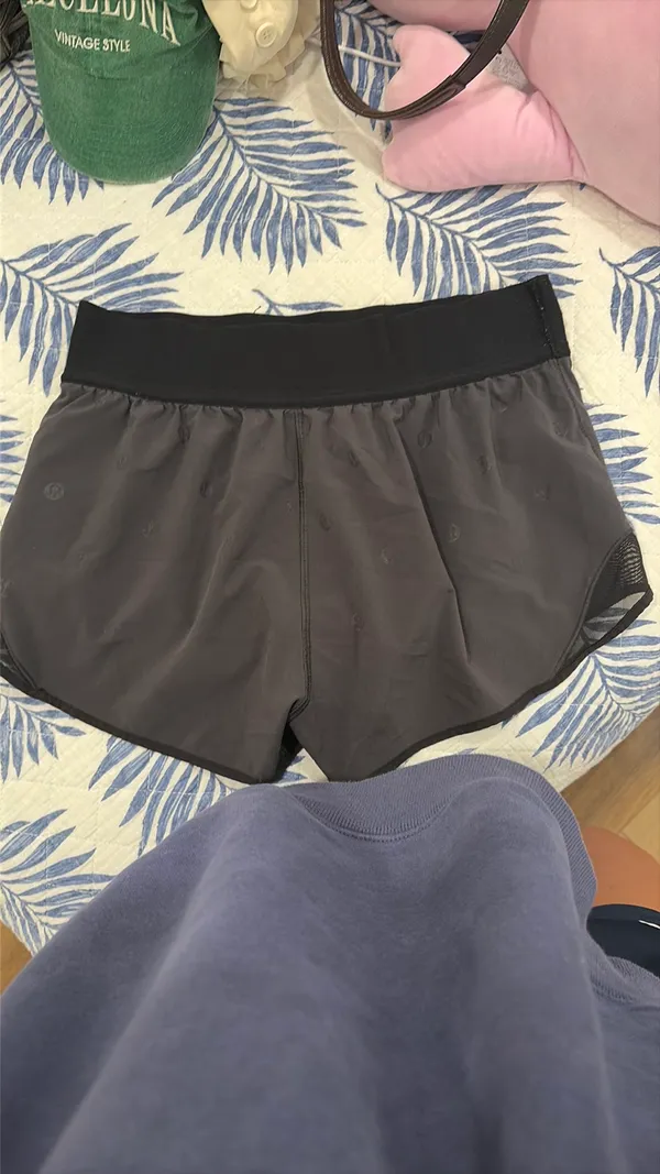 Lululemon Hotty Hot Shorts Waistband 2.5" - Image 2